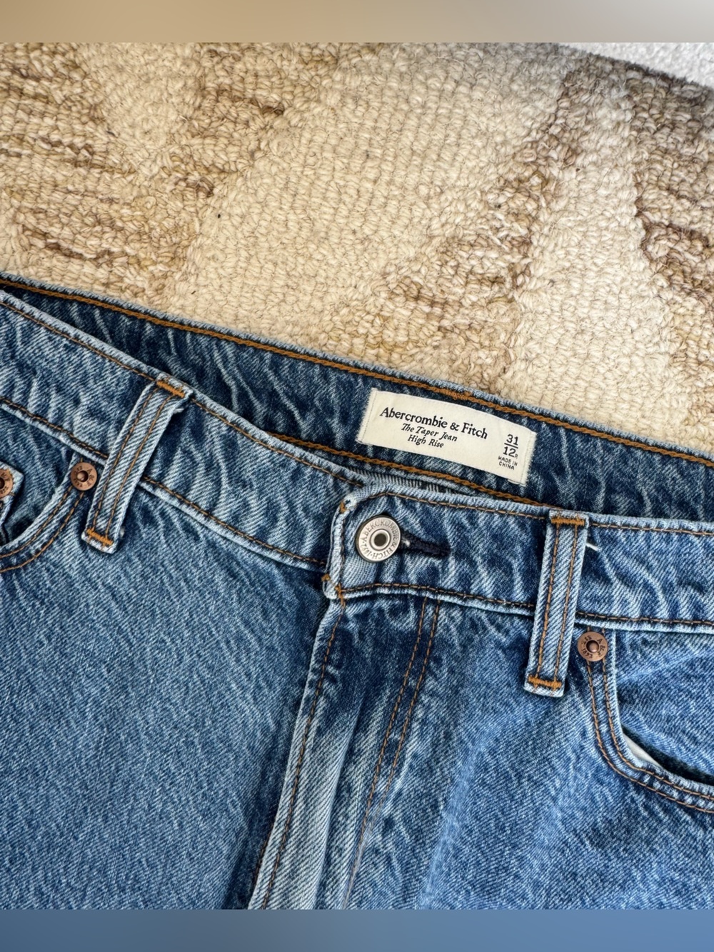 Abercrombie & Fitch The Taper Jean High Rise Women’s Size 31 / 12R Like New - Picture 5 of 10
